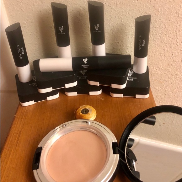 🔥CREAM FOUNDATION-Scarlet🔥 - Picture 2 of 3